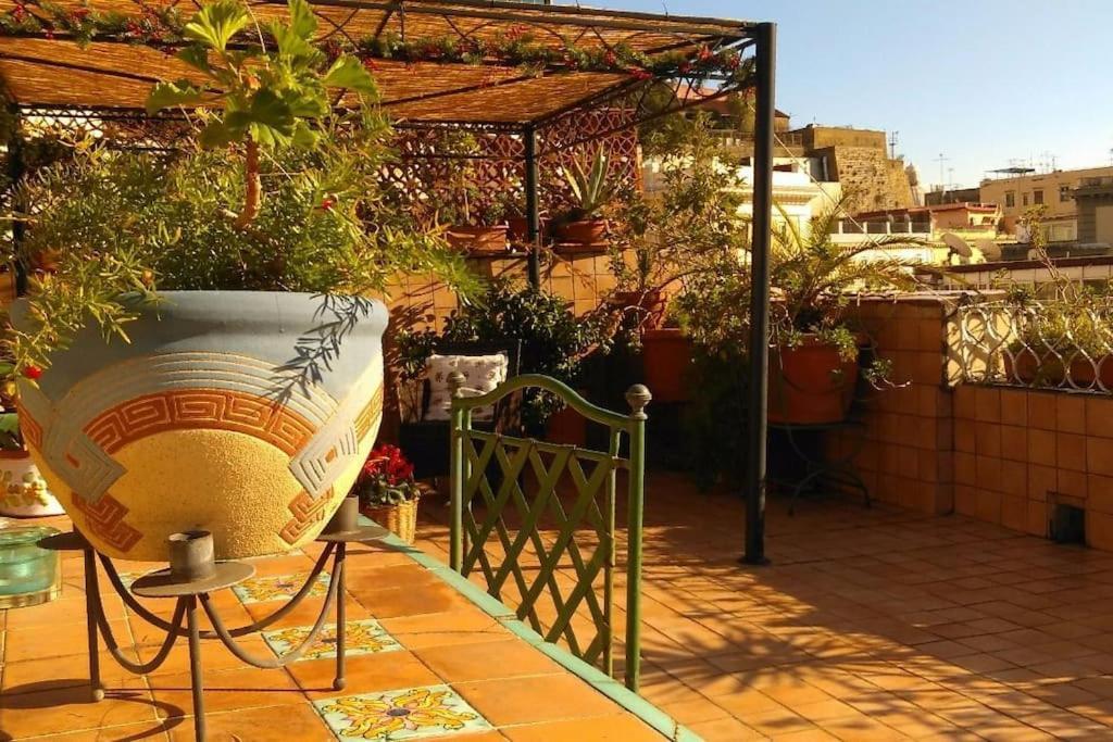 Apartamento Amazing Roof In The Heart Of Naples! Exterior foto